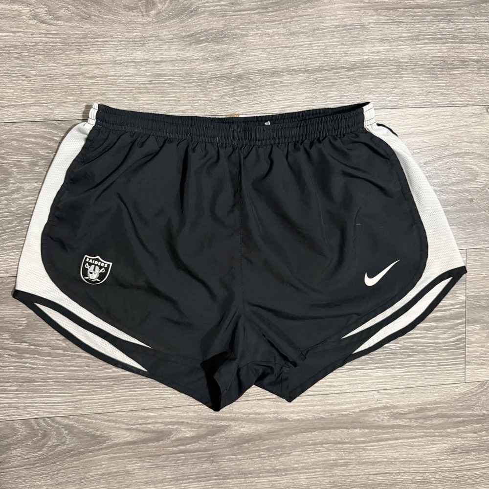 Nike NFL Las Vegas Raiders Women Size L Tempo Running Shorts Black White Running